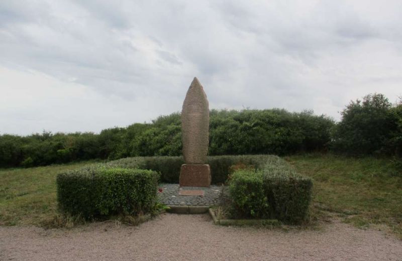 Monument la pointe de Bilfot Plouezec